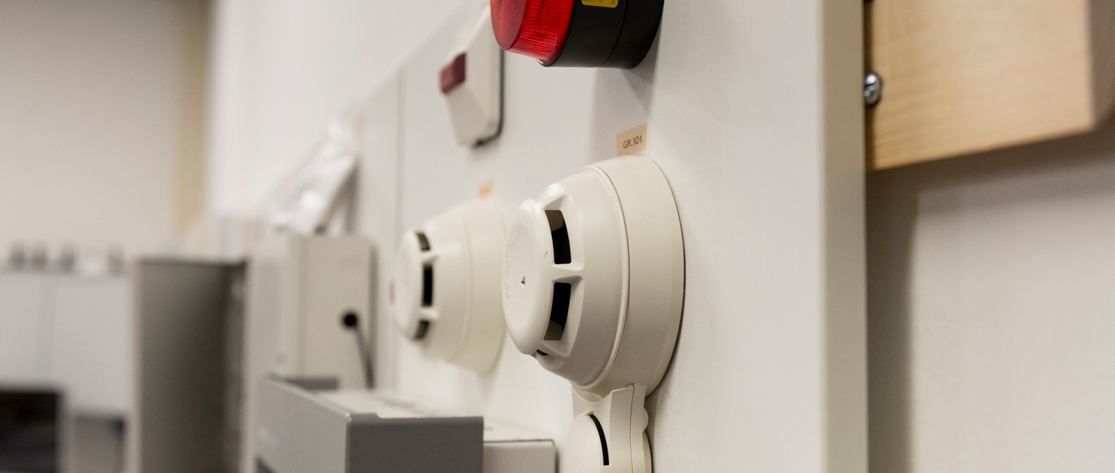 Rookmelder en signaalgever brandmeldinstallatie