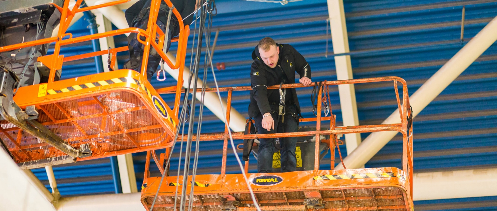 Topbanner_Werkzaamheden_MX_Rigging_2_hoogwerkers