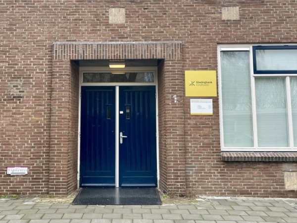 Afbeelding_Project_MES_entree_Kledingbank