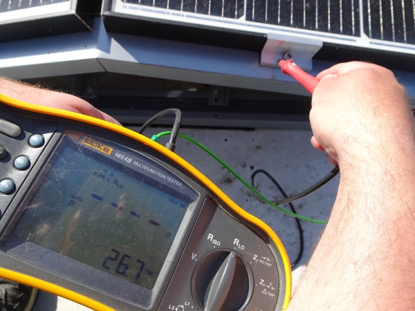 Afbeelding_Project_MIN_meting_zonnepanelen_scope12_Fluke